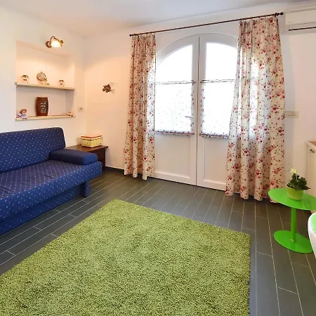 Nar Apartment Porozina